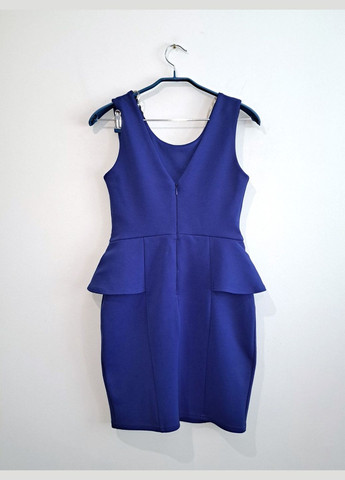 Синя святковий, коктейльна, вечірня сукня з баскою, з відкритою спиною, футляр Lipsy однотонна