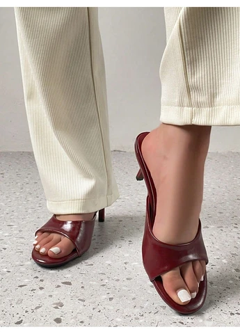 Бордовые босоножки SHEIN