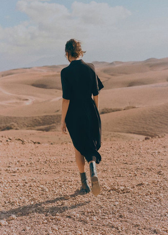 Черное кэжуал платье H&M однотонное