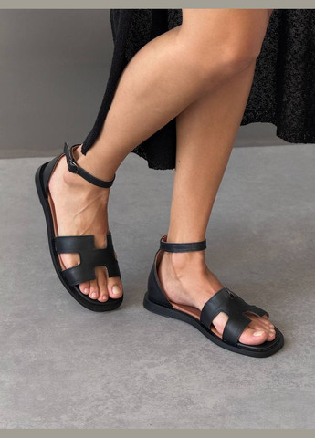 Жіночі класичні босоніжки з закритою п'ятою (2074) No Brand (337115611)