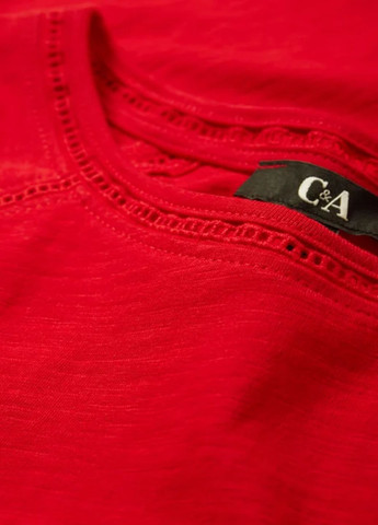 Темно-красная летняя футболка C&A