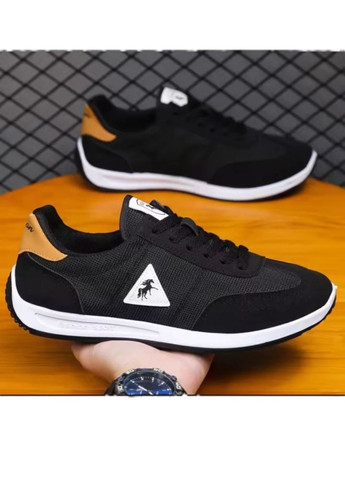 Чорні всесезон кросівки No Brand