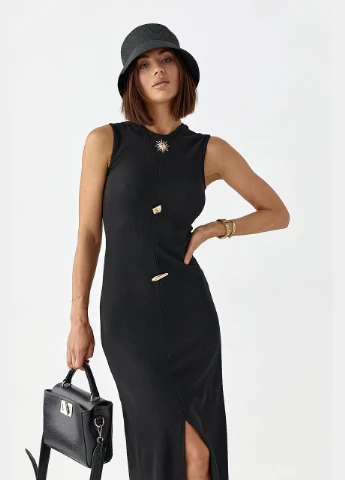 Черное платье в рубчик с декоративными украшениями Lurex
