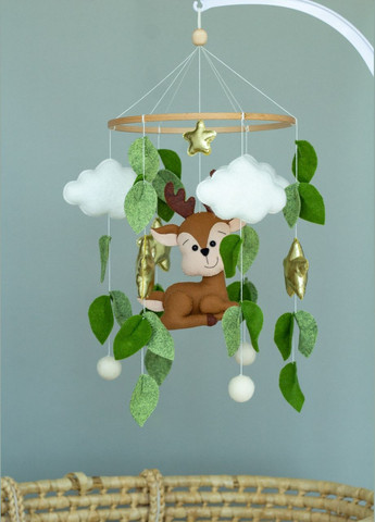 Детский музыкальный мобиль на кроватку для младенцев WooolyWool «Олень» с 35 мелодиями No Brand (342757996)