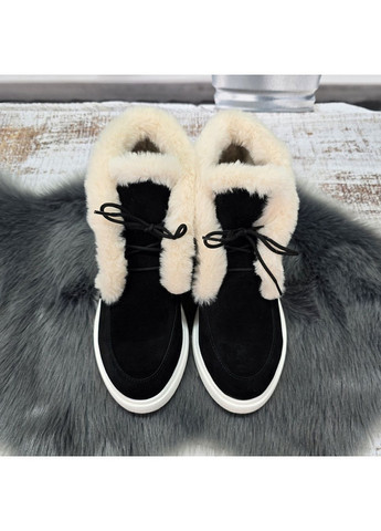 Зимние женские зимние ботинки из натуральной замши черные с белым меховым опушением AMIR из натуральной замши
