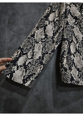 Жіноча блузка-сорочка зміїний принт F&F (362497407)