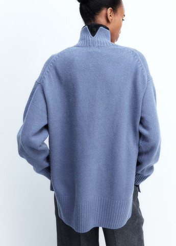 Блакитний демісезонний светр H&M