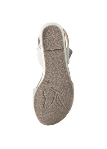 Белые женские кожаные босоножки на танкетке в серебристо-белом цвете, германия. Caprice без застежки