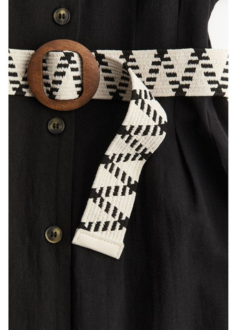 Черное кэжуал платье с поясом в составе со льном H&M однотонное