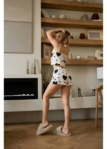 Біла піжама жіноча біла з чорними серцями з топом і шортами / комплект жіночої піжами з серцями топ і шортики / жіноча піжама сат No Brand