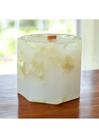 Свічка ручної роботи декоративна восьмикутна свічка з бежевою гортензією з дерев'яним ґнотом 15 годин горіння Handmade Studio - AV (372492588)