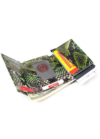 Лакированная визитница из натуральной фактурной кожи под змею 20987 Зеленый Karya (298921078)