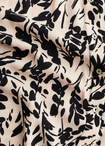 Светло-розовое повседневный платье H&M с рисунком