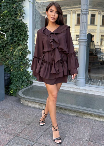 Коричневое коктейльное изысканное легкое летнее коктейльное мини платье в стиле бохо с поясом в комплекте и воланами. Allthings однотонное