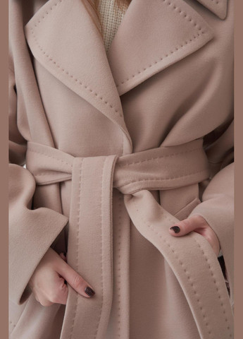 Бежевое демисезонное Пальто классическое, цвет бежевый. Estro