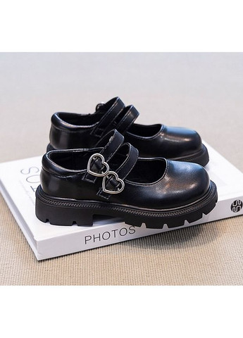 Стильні лофери для дівчинки з сердечками колір чорний 10904 No Brand (350198008)