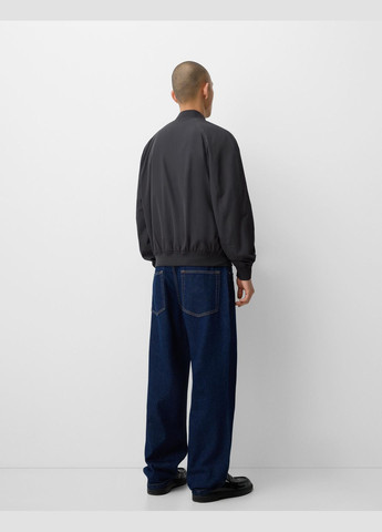 Темно-сіра демісезонна вітровка Bershka