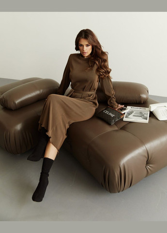 Коричнева кежуал жіноча сукня коричневе міді mkjl75030 Modna KAZKA