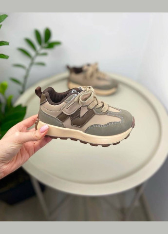 Коричневі всесезонні дитячі кросівки коричневі 1041 No Brand