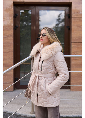 Бежевая зимняя куртка MN