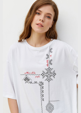 Комбинированная всесезон женская футболка коттоновая белая с этно-принтом mkrm4089-1 Modna KAZKA