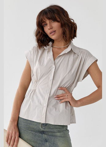 Светло-серая летняя женская рубашка с резинкой на талии. Lurex