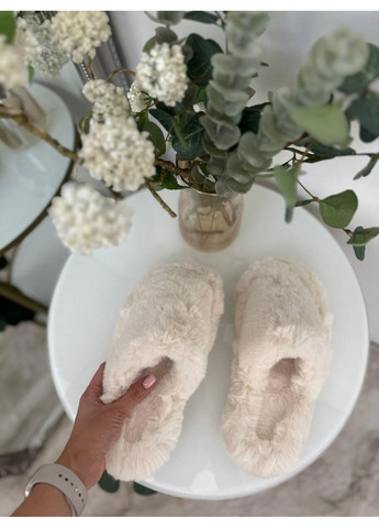 Молочные тапочки No Brand