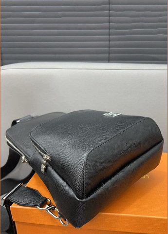 Чоловіча нагрудна сумка Louis Vuitton чорна No Brand (305849043)