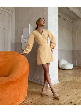 Жовтий вечірня приталена сукня на запах довжини міні на запах MonCher