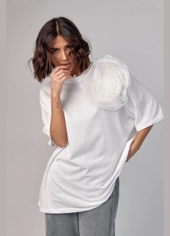 Подовжена футболка oversize з об'ємною квіткою - білий Lurex - (293292859)
