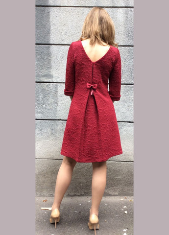 Бордовое вечернее платье-трапеция жаккардовое 2 Льва