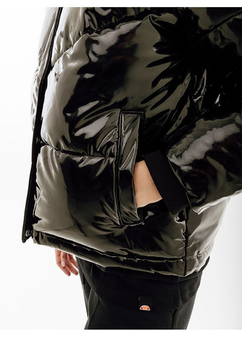 Черная зимняя женская куртка eesse tarantino padded jacket черный Ellesse