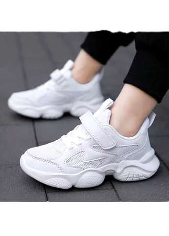 Белые кроссовки No Brand