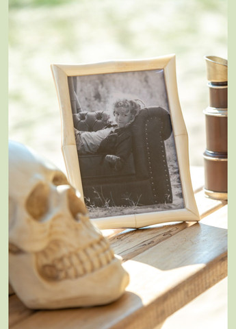Фоторамка дерево і ріг бежева 13х18 см Бельгія (11931) J-Line (302518390)
