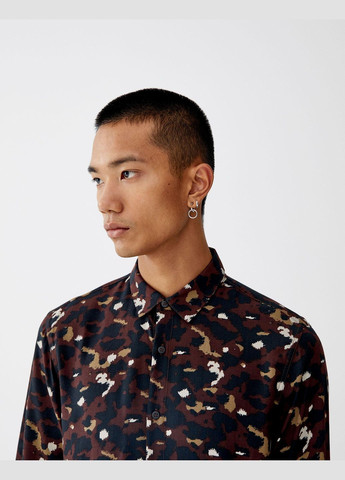 Коричневая рубашка Pull & Bear