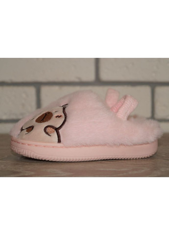 Светло-розовые детские комнатные / домашние тапочки с резинкой светло-розовые Jomix с аппликацией, с логотипом, с вышивкой