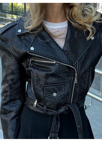 Черная куртка-косуха с объемными плечими цвет питон черный milirud