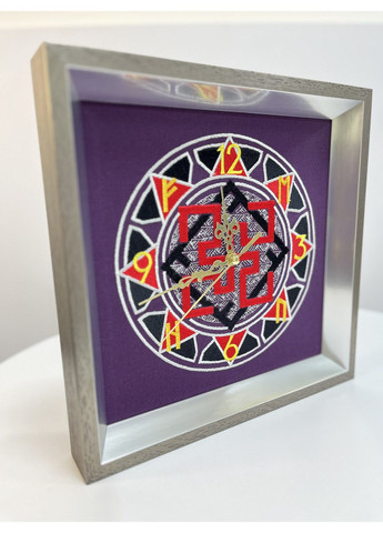Годинник настінний Валькірія з рунами 28×28 см фіолетовий котон з вишивкою (NF0414) Tiferet-NF (371772223)