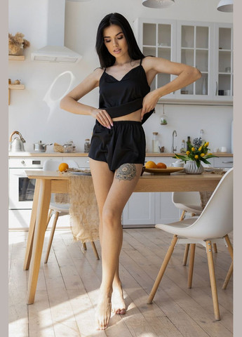 Чорний демісезонний комплект шовковий з короткими шортиками кч1070п чорний MiaNaGreen