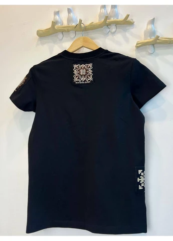 Женская футболка классическая плотная с разрезами Коды MKNK250430 Modna KAZKA - (389719938)