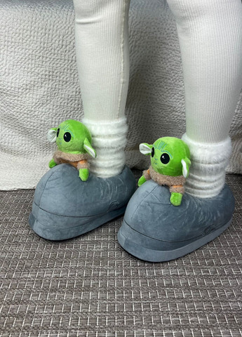 Серые женские плюшевые домашние тапочки мастер йода звёздные войны My Kigu с вышивкой