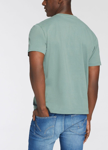 Зеленая футболка Man's World