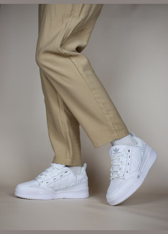 Белые демисезонные женские кожаные кроссовки на весну белые. No Brand