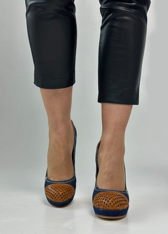 Комбинированные женские туфли на высоком каблуке - фото