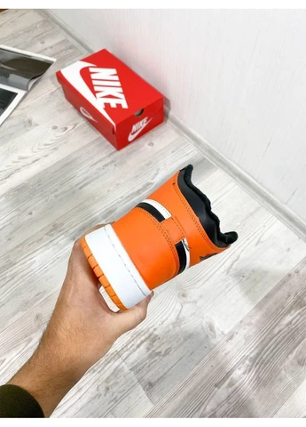 Білі кросівки чоловічі nike air jordan 1 retro high black white orange 2 найк аір джордан білі демісезон No Brand