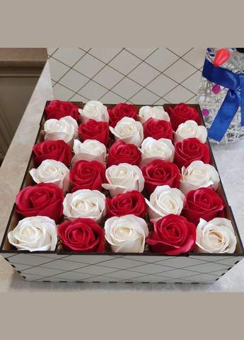 Подарочный бокс с розами для девушки на день рождения 8 марта день влюбленных (ar35) No Brand (315888816)