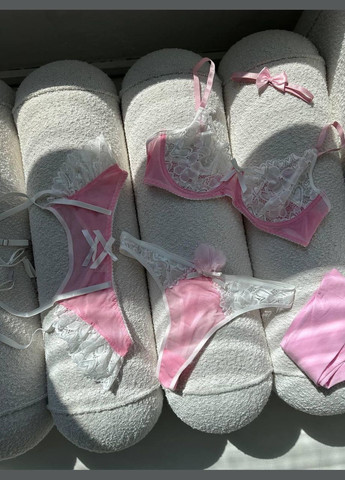 Розовый пылкий и соблазнительный комплект – идеальный выбор для особого случая No Brand