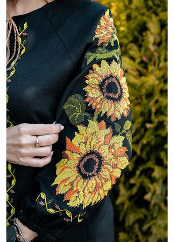 Чёрная черная женская вышиванка с подсолнухами длинный рукав лен вышивка крестом контрастная, s лен (301034528)