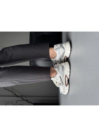 Белые демисезонные кроссовки мужские и женские Nike V5 RNR White Silver Brown | Найк В5 РНР