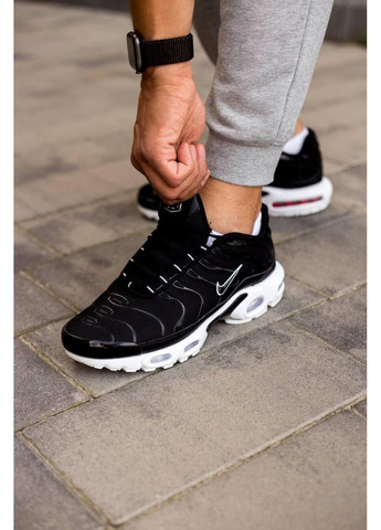 Черные демисезонные кроссовки мужские nike air max plus tn black white найк аир макс тн плюс No Brand